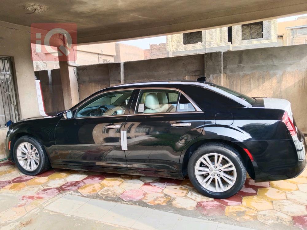 کرایسلەر 300